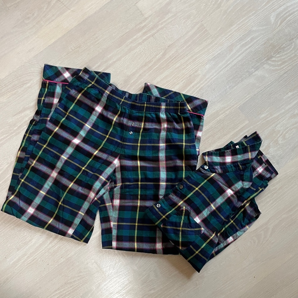 Victoria’s Secret cozy pajama set